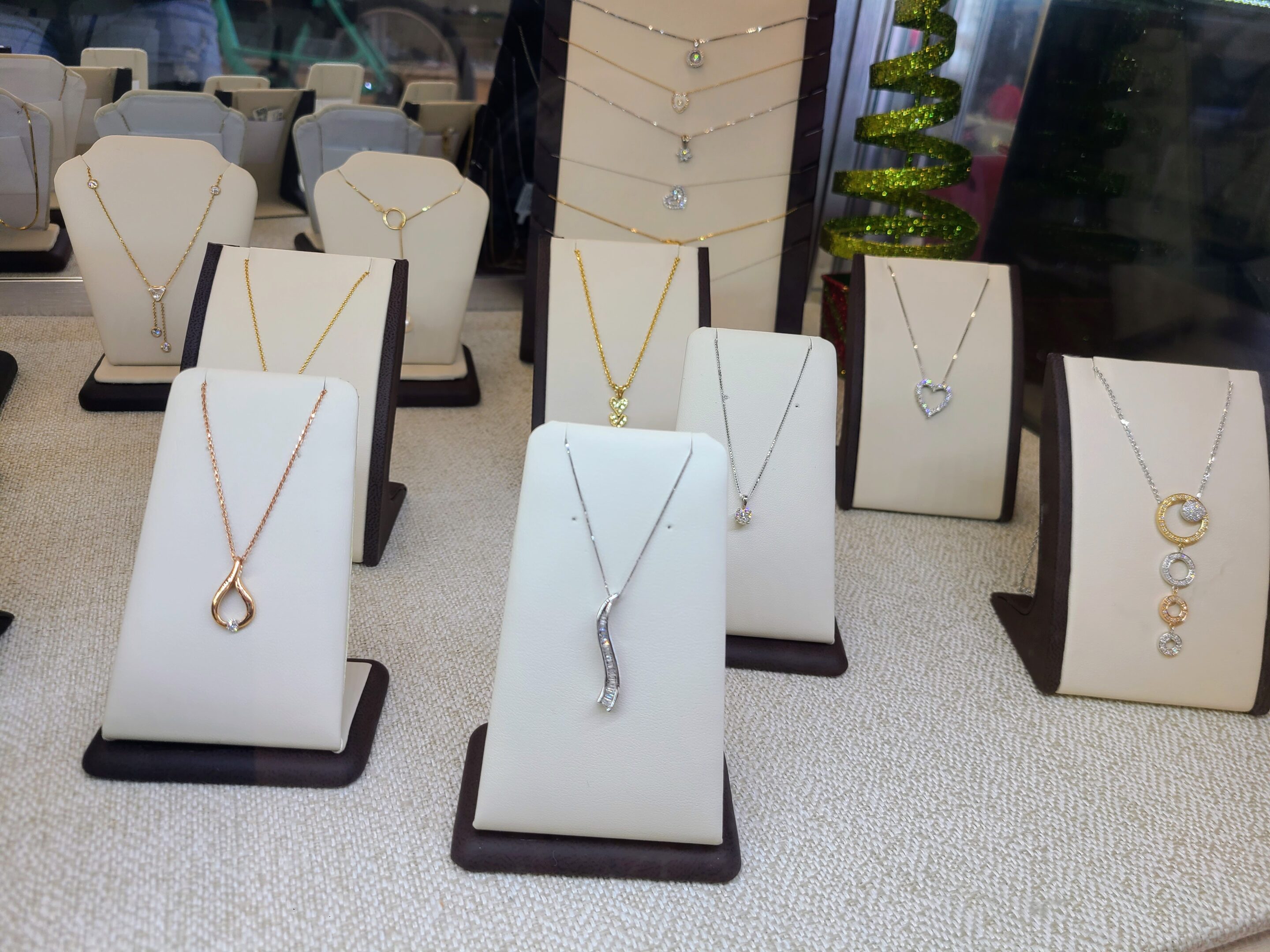 20241206_144726 pawning jewelry at pawn shops