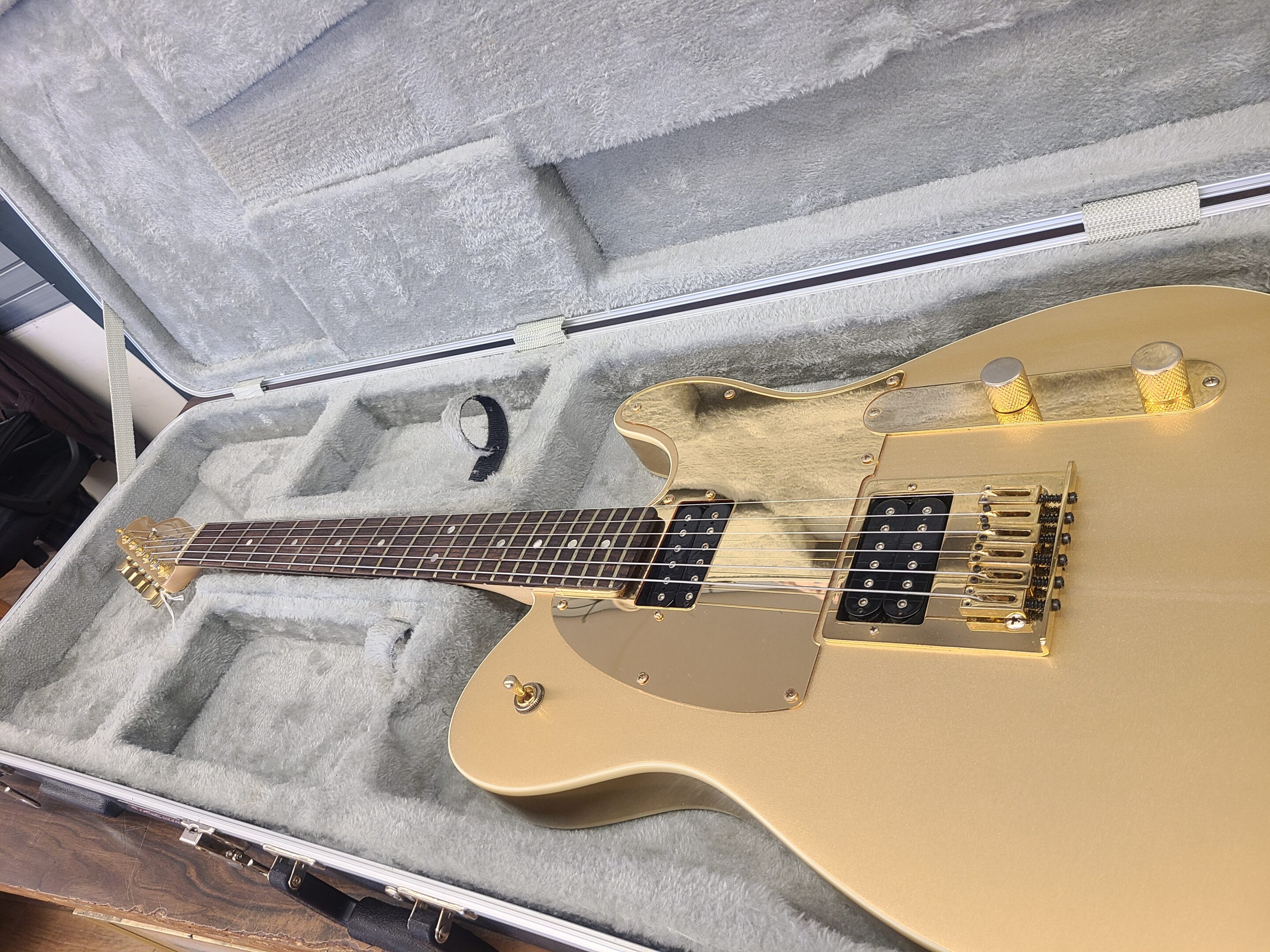 20260220_120938 Electric Guitar with case for sale in St. Augustine Fl